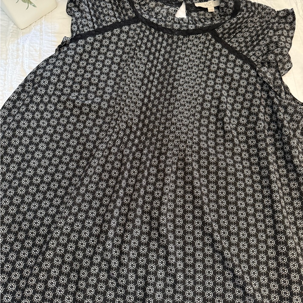 LOFT Monochrome Floral Blouse